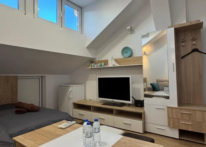 Cozy High-Street Loft In Sofia\'S Best Central Location