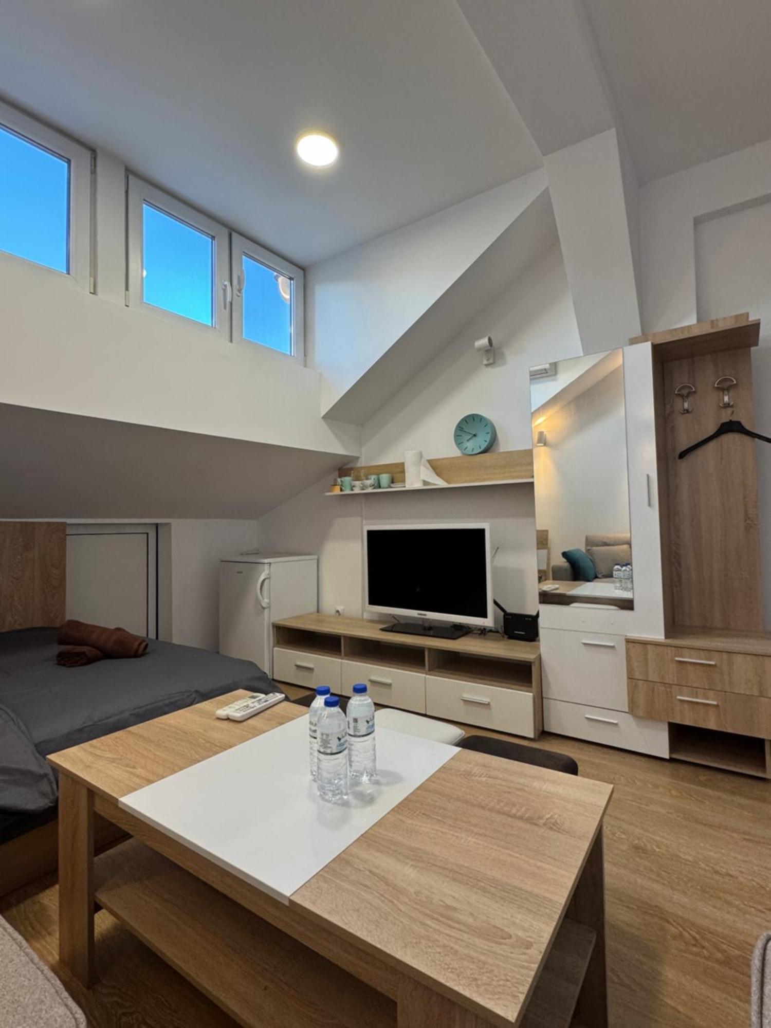 Апартаменти Cozy High-street Loft In Sofia's Location